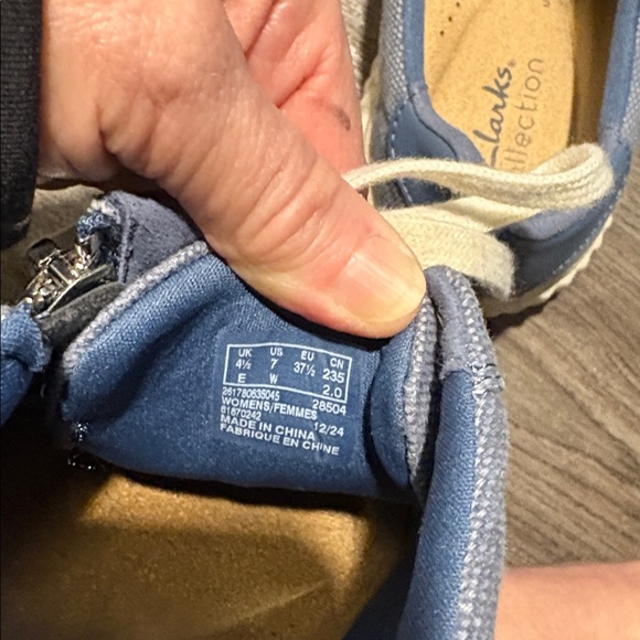 NWOT Clarks Caroline Echo Sneakers - Size 7 - Picture 5 of 9